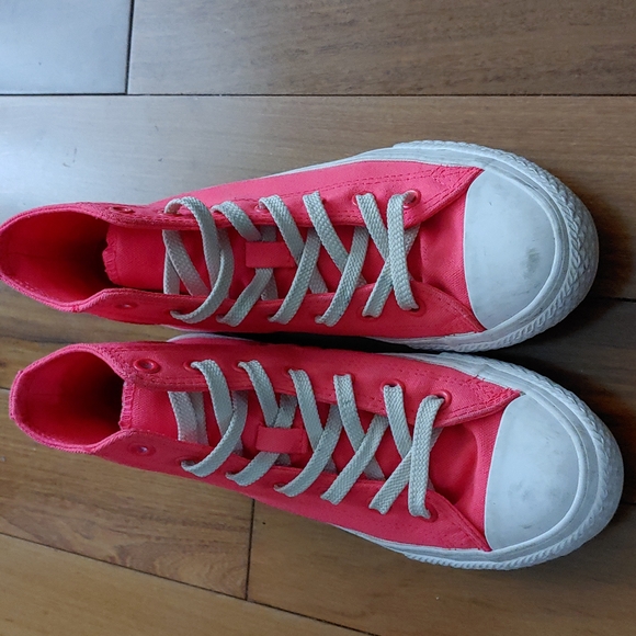 👧 Converse Girl's Hi-Top Sneakers - Picture 1 of 7